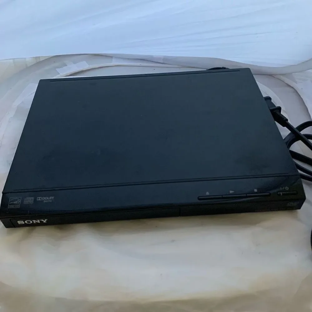 Sony CD/DVD Player Model No. DVP-SR210P No Remote-Tested